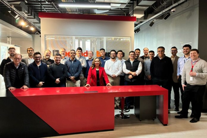 Santiago reúne a ejecutivos y actores del mercado de Data Centers de América Latina para analizar los desafíos de infraestructura hacia 2030