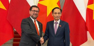 Ministro de Relaciones Exteriores inicia visita a Vietnam y se reúne con canciller: “Estamos preparados para avanzar en una alianza más integral”