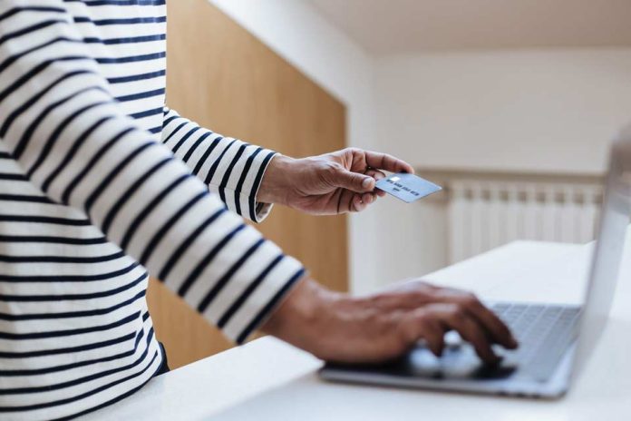 Morosidad en gastos comunes bordea el 30% y dispara el uso de pagos digitales