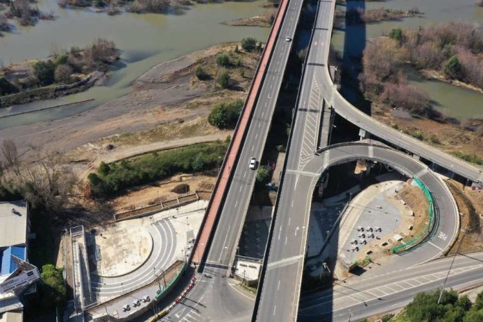 Nuevo anfiteatro bajo el Puente Bicentenario avanza como futuro espacio cultural y de encuentro ciudad