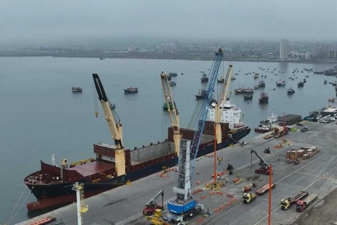 Perforadora Sandvik DR411i arribó al Puerto Coquimbo