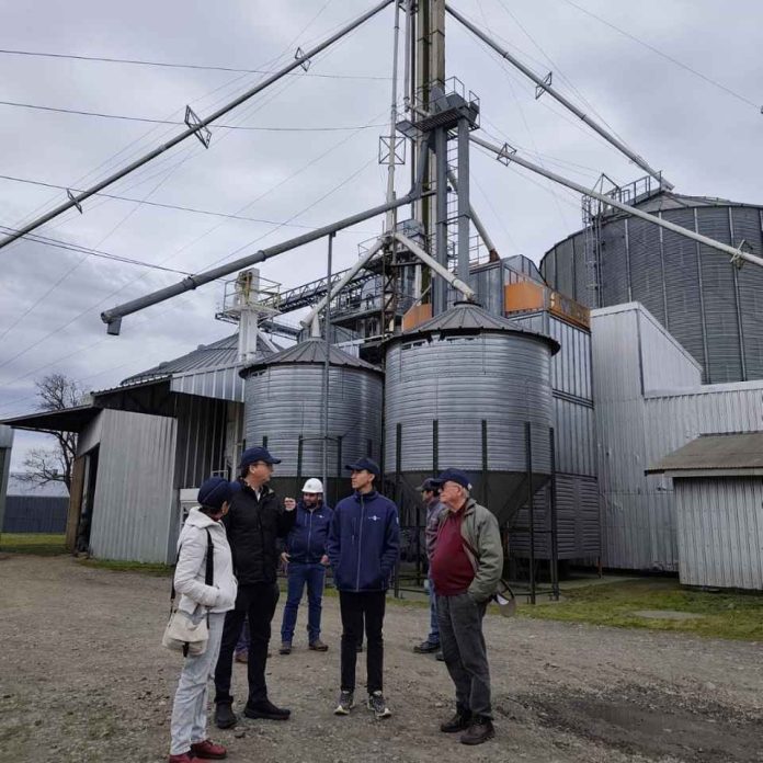 Reportaje Consolidan el puente entre la agricultura y la salmonicultura Reportaje | Consolidan el puente entre la agricultura y la salmonicultura