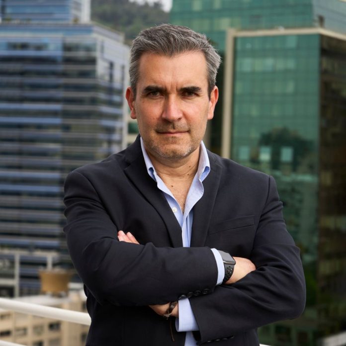 Rodrigo Bustos, BELAT grupo financiero latinoamericano