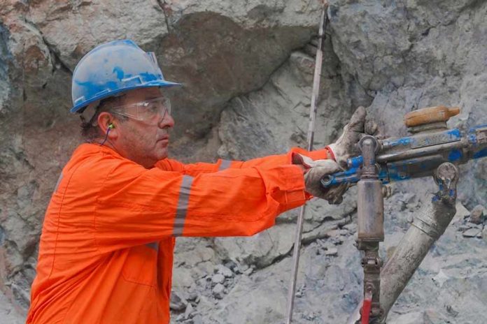 SONAMI destina un aporte total directo por más de $55 millones para apoyar la recuperación de pequeños mineros afectados por los temporales SONAMI destina un aporte total directo por más de $55 millones para apoyar la recuperación de pequeños mineros afectados por los temporales