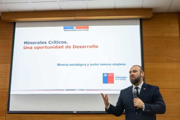 Seminario destacó el potencial de minerales críticos para impulsar el desarrollo en Biobí