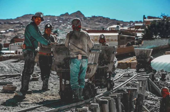 Startup chilena presenta tecnología para localizar trabajadores mineros en tiempo real para evacuar en un lapso 50% mas corto