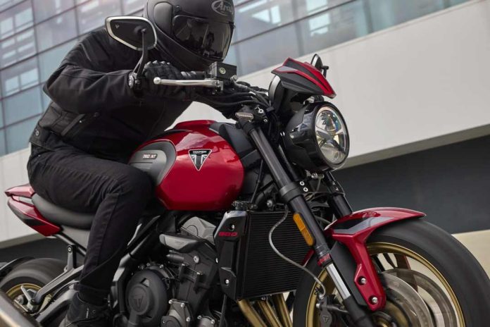 Tiger 900 Alpine y Desert inauguran el catálogo 2027 de Triumph en Chile