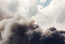 Toxicólogo advierte por riesgos sanitarios y ambientales tras incendio químico en Quilicura