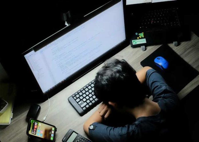 U Andes |Investigación revela que la autonomía laboral mejora el desempeño, pero dificulta desconectarse del trabajo U Andes |Investigación revela que la autonomía laboral mejora el desempeño, pero dificulta desconectarse del trabajo