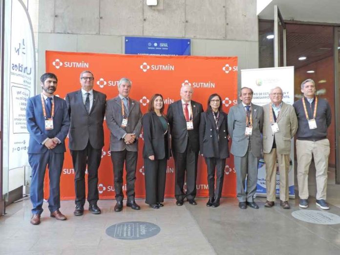 U. Central es sede de debate sobre nuevos desafíos de la industria minera