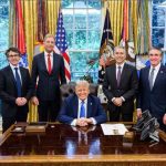Washington reúne a gigantes mineros para reforzar el suministro de minerales críticos