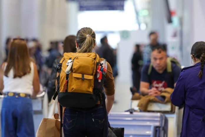 Aeropuerto Santiago de Chile proyecta más de 472 mil viajeros durante Fiestas Patrias principales vuelos serán dentro del país Aeropuerto Santiago de Chile proyecta más de 472 mil viajeros durante Fiestas Patrias principales vuelos serán dentro del país