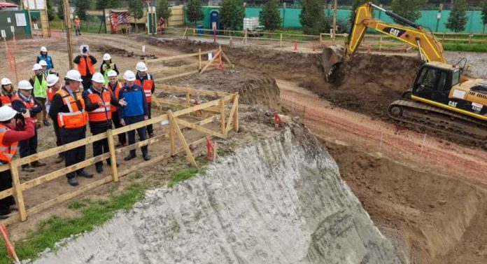 Aguas Andinas, MOP y SISS supervisan avances de la construcción de nuevos pozos que reforzarán el suministro de la Región Metropolitana Aguas Andinas, MOP y SISS supervisan avances de la construcción de nuevos pozos que reforzarán el suministro de la Región Metropolitana
