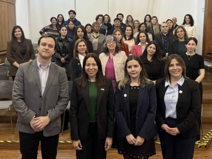 FCFM y Women in Mining abordan los desafíos culturales para una minería más diversa e inclusiva FCFM y Women in Mining abordan los desafíos culturales para una minería más diversa e inclusiva