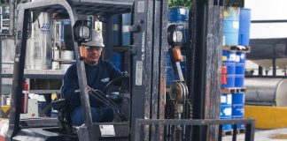 Fiestas Patrias dispara casi 50% la contratación de trabajadores temporales estos son los cargos más buscados