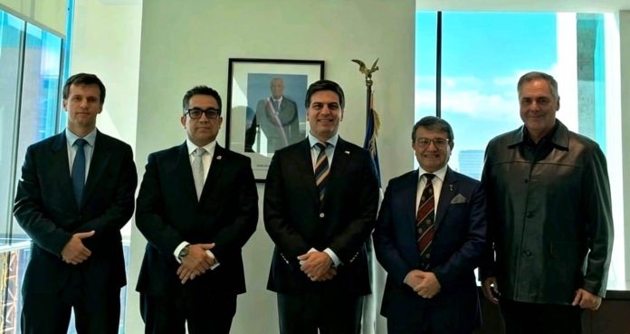La Cámara Minera de Chile se reunió con Subsecretario de Minería y entregó propuestas para el desarrollo del sector La Cámara Minera de Chile se reunió con Subsecretario de Minería y entregó propuestas para el desarrollo del sector