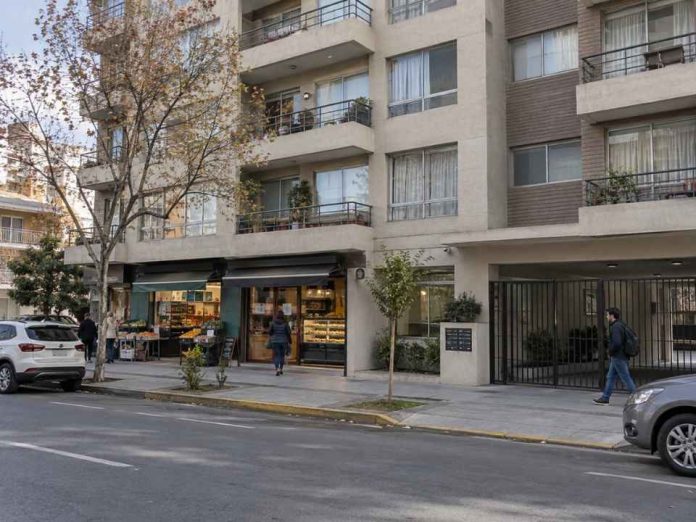 Locales comerciales podrían ayudar a financiar gastos comunes en condominios sociales