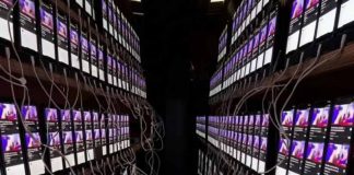 ¿Qué son las granjas de bots y cómo pueden influir en la política?