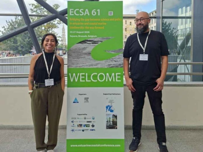 Reportaje Estudiante de Doctorado UCSC presentó investigación sobre fiordos patagónicos en conferencia internacional ECSA 61 Reportaje | Estudiante de Doctorado UCSC presentó investigación sobre fiordos patagónicos en conferencia internacional ECSA 61