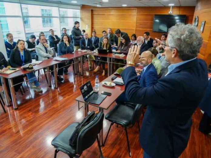 Subtel articula mesa de seguridad en Valparaíso para frenar el masivo robo de redes y baterías