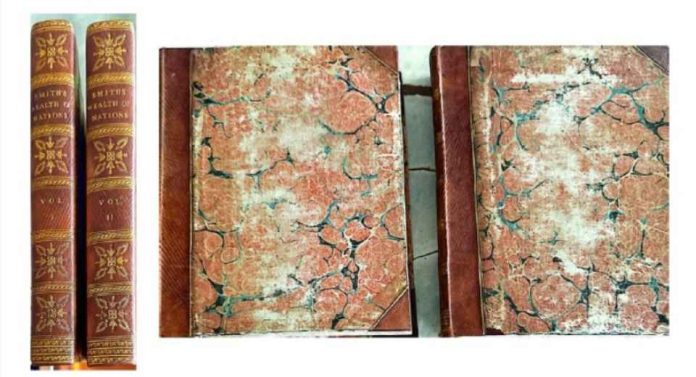 UAI recibe edición original de 1776 de La Riqueza de las Naciones durante la visita del parlamentario británico Jesse Norman UAI recibe edición original de 1776 de La Riqueza de las Naciones durante la visita del parlamentario británico Jesse Norman