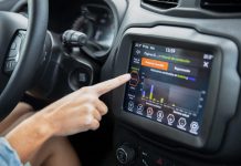 Reportaje | ¿Tiene una pantalla inteligente en su vehículo? Kaspersky descubre el primer malware dirigido a estos dispositivos malware pantalla auto