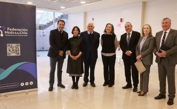Actores del ecosistema en salud acuerdan colaboración y confianza para potenciar un modelo de salud mixto en Chile