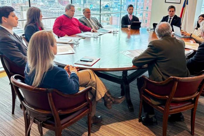 AGRUMIN expresa preocupación y pide soluciones concretas para el sector en reunión sostenida con el subsecretario de Minería AGRUMIN expresa preocupación y pide soluciones concretas para el sector en reunión sostenida con el subsecretario de Minería