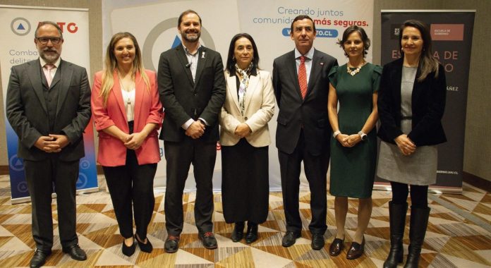 Autoridades y sector privado resaltaron necesidad de corregir trabajo en silos para mejorar coordinación en el combate de delitos y el tratamiento de datos (1)