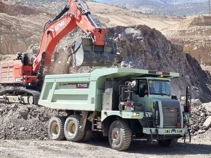 Camiones híbridos abren una nueva ecuación de costos para la minería