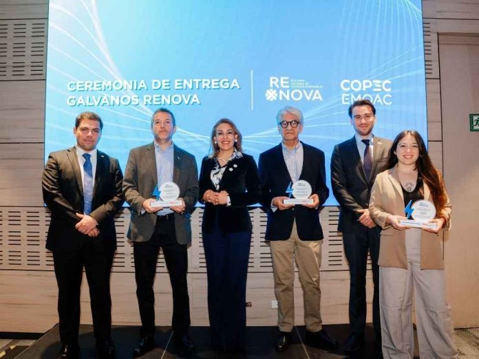 Copec EMOAC y el Coordinador Eléctrico Nacional reconocen a cerca de 40 empresas por su consumo de energía limpia