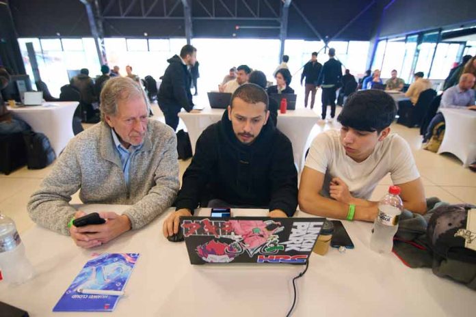 Cross-Industry Hackatón: 14 equipos aplicaron Inteligencia Artificial a desafíos de la salmonicultura Cross-Industry Hackatón: 14 equipos aplicaron Inteligencia Artificial a desafíos de la salmonicultura