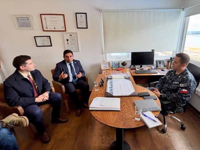 Delegación de Itata y Sernapesca coordinan acciones para reforzar la seguridad en el borde costero de Ñuble