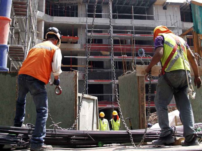 La contradicción inmobiliaria construcción crea empleo y ventas repuntan, pero se frenan las nuevas viviendas La contradicción inmobiliaria: construcción crea empleo y ventas repuntan, pero se frenan las nuevas viviendas