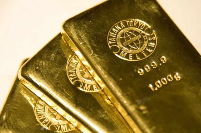 Las mineras superan al mercado impulsadas por el oro y el cobre pese a no producir más