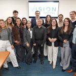 Madera recuperada y divisiones de cristal definen las nuevas oficinas de Vision Capital