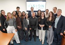 Madera recuperada y divisiones de cristal definen las nuevas oficinas de Vision Capital