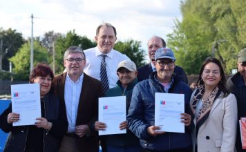 Ministro Ivan Poduje entrega 86 subsidios habitacionales en Negrete 47 familias provienen de campamentos históricos