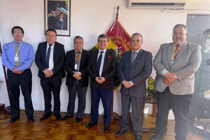 Presidente de la Cámara Minera de Chile invitado a La Paz Bolivia expuso sobre el actual escenario de los minerales críticos