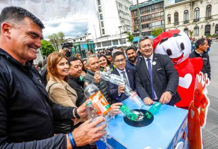 Región del Biobío se suma a la campaña de reciclaje por la Teletón 2026 con 29 municipios y la meta de superar las 19 toneladas de botellas plásticas Región del Biobío se suma a la campaña de reciclaje por la Teletón 2026 con 29 municipios y la meta de superar las 19 toneladas de botellas plásticas