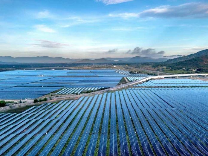 Reportaje Cambio climático y continuidad operacional El desafío de la industria solar en Chile Reportaje | Cambio climático y continuidad operacional: El desafío de la industria solar en Chile