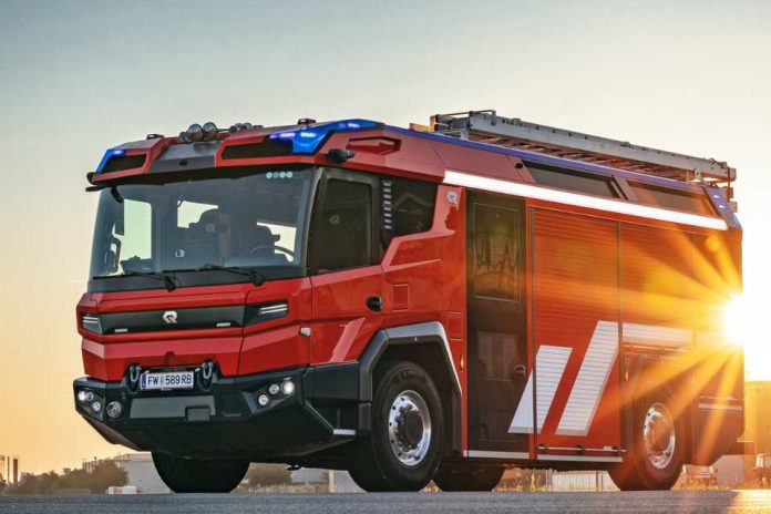 Rosenbauer aterriza en Chile y se convierte en el primer fabricante de camiones para bomberos con operación propia en el país