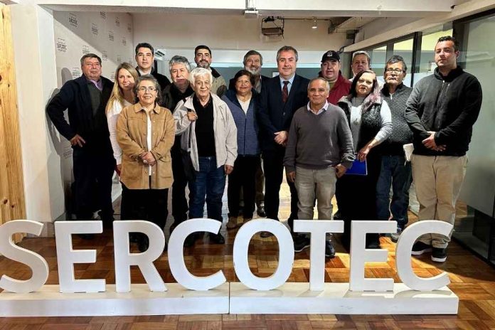 Sercotec impulsa mesa de trabajo entre ferias libres y Lo Valledor para potenciar el desarrollo del sector