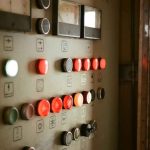 Sobrecarga eléctrica industrial: causas, riesgos y prevención