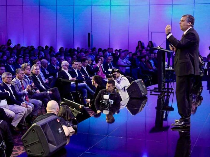 IA y digitalización: empresas chilenas exploran nuevas formas de aumentar productividad y competitividad. Summit para el Futuro de la Productividad, organizado por Fundación País Digital y Grande Pyme