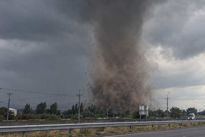 Tornados y aluviones reabren el debate sobre la preparación de Chile ante emergencias climáticas