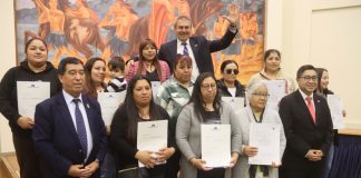 Tras 17 años de espera 58 familias de Los Domínicos en Cañete se transforman en propietarios de sus viviendas Tras 17 años de espera 58 familias de Los Domínicos en Cañete se transforman en propietarios de sus viviendas