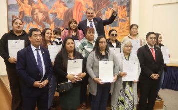 Tras 17 años de espera 58 familias de Los Domínicos en Cañete se transforman en propietarios de sus viviendas Tras 17 años de espera 58 familias de Los Domínicos en Cañete se transforman en propietarios de sus viviendas