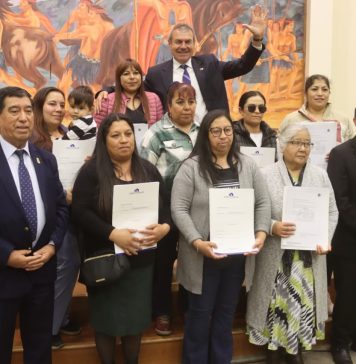 Tras 17 años de espera 58 familias de Los Domínicos en Cañete se transforman en propietarios de sus viviendas Tras 17 años de espera 58 familias de Los Domínicos en Cañete se transforman en propietarios de sus viviendas