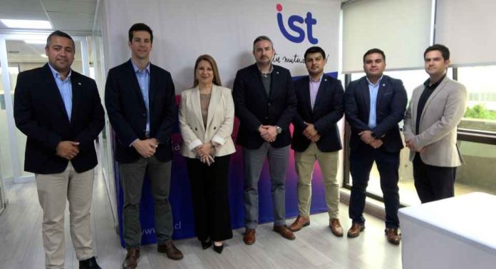 Ultraport Valparaíso recibe distinción de IST por su gestión en seguridad y cuidado de la vida